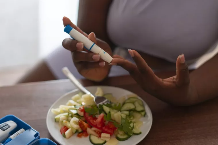 Troubles alimentaires chez un adolescent, se faire aider par une praticienne en hypnose Ericksonienne, Bastia, Clora Hypnose